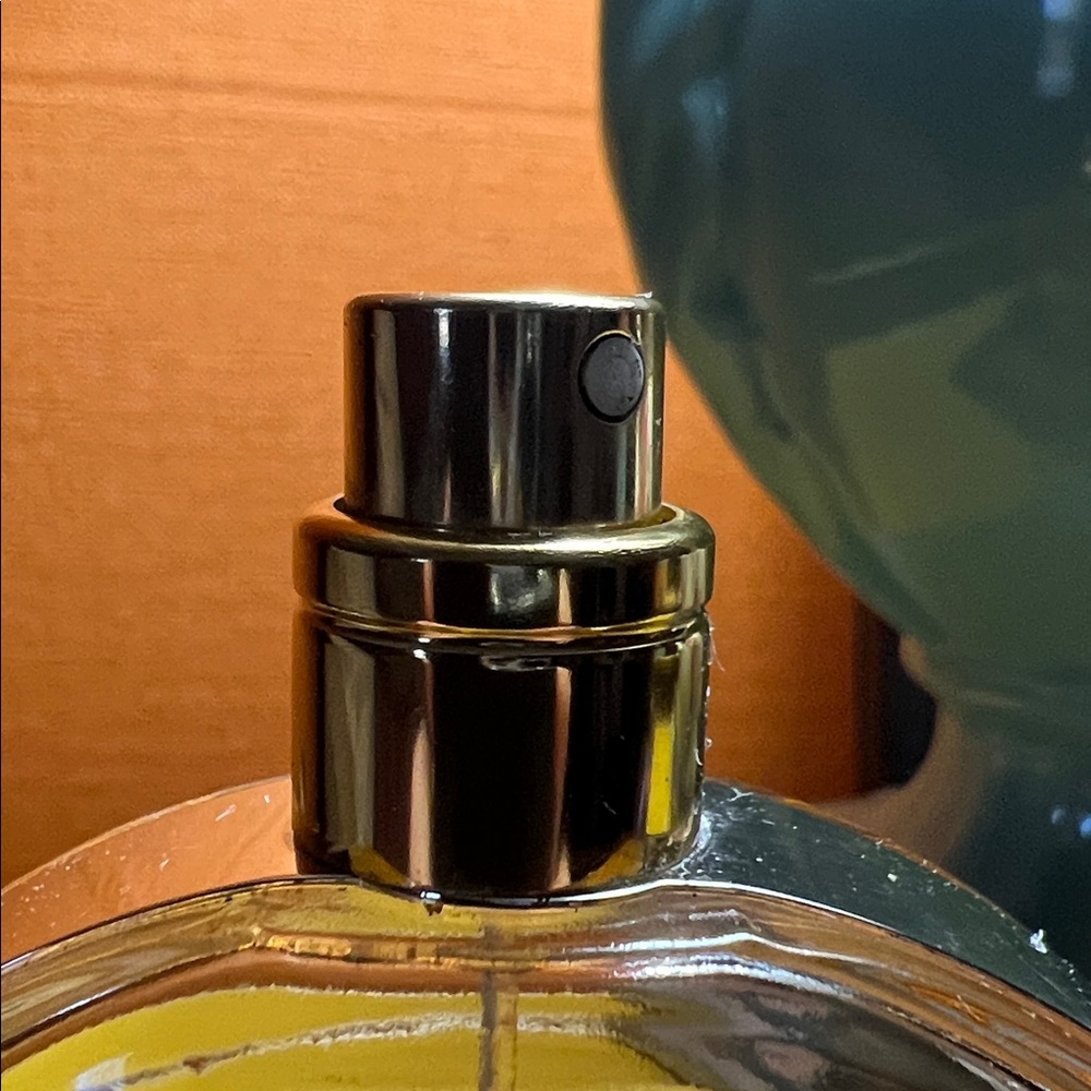 CHANEL Chance Eau de Parfum - Amber and Gold Accents 3.4oz - Picture 4 of 4